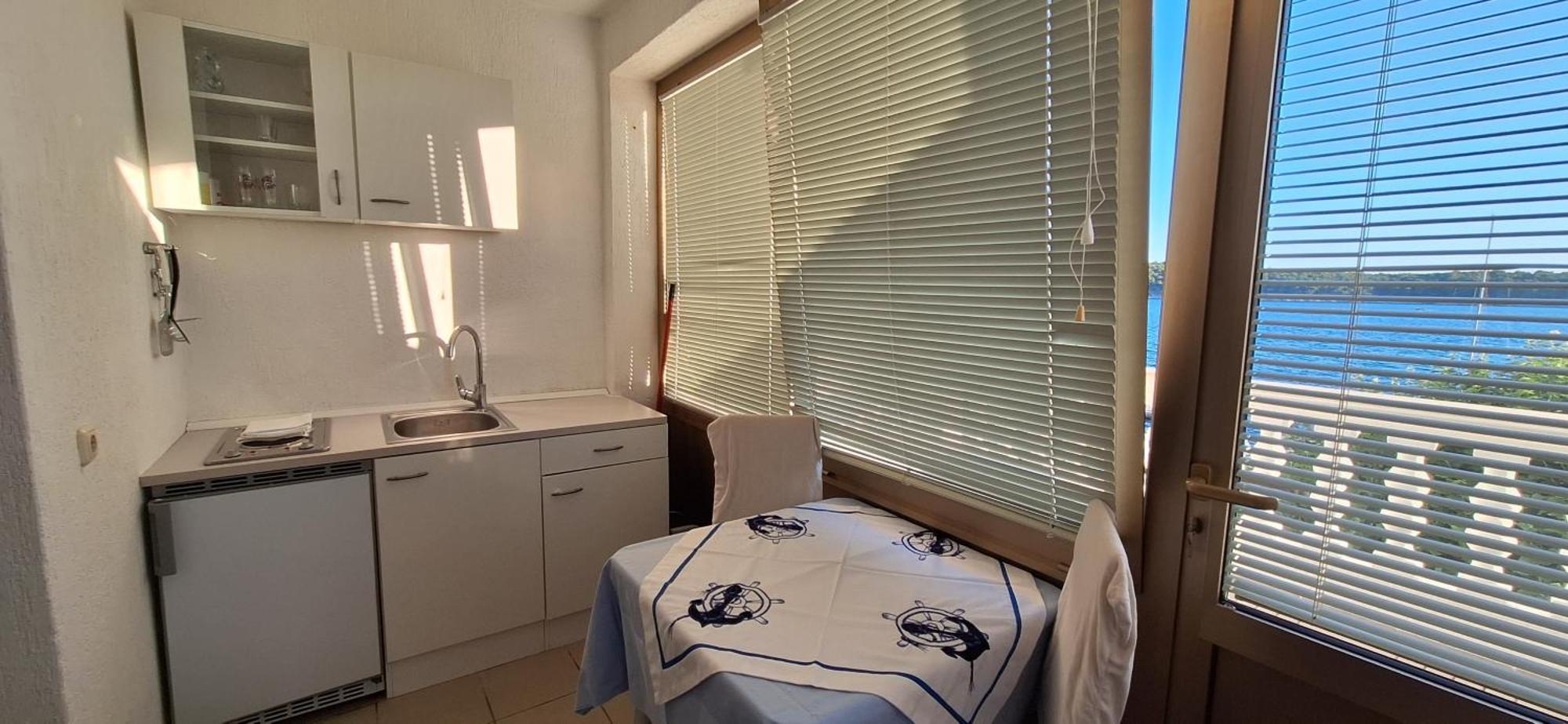 Apartments And Rooms Vinko Barbat na Rabu Екстериор снимка