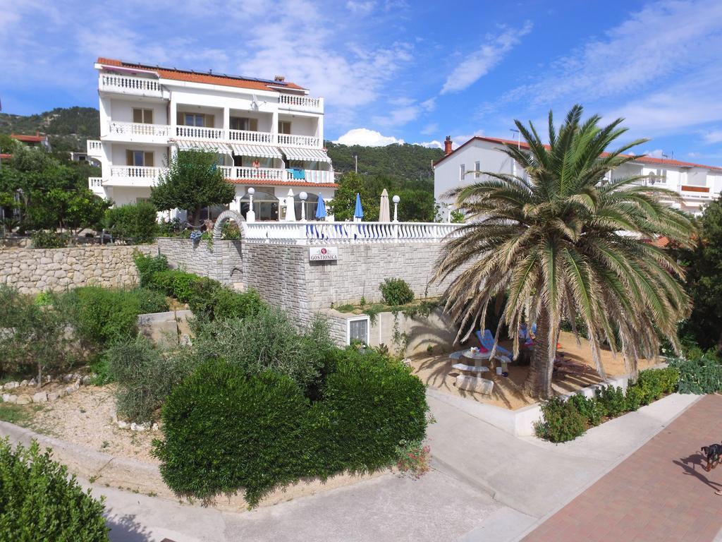 Apartments And Rooms Vinko Barbat na Rabu Екстериор снимка